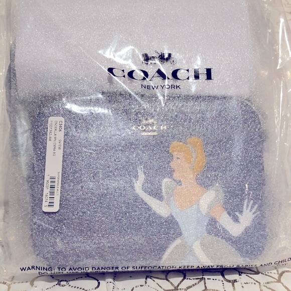 Disney x Coach Cinderella Crossbody - Picture 9 of 9